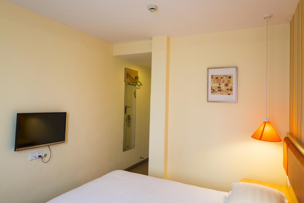 Home Inn Chengdu Kuanzhai Alley New City Square Exterior foto